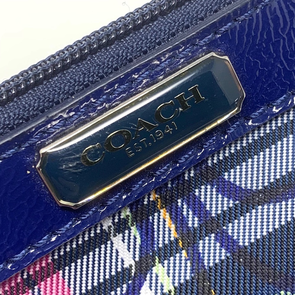 Coach Tartan Print Pleated Patent Trim Wristlet - Picture 8 of 9